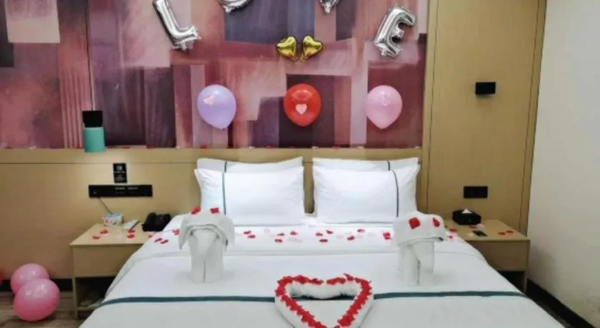 Bed in City Comfort Inn Haikou Xiuying District Wanda Plaza