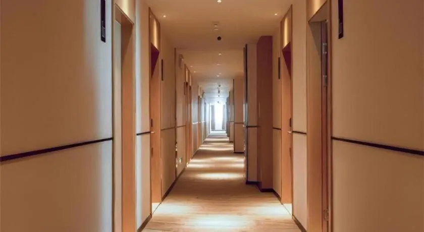 City Comfort Inn Honghu Shopping Park Bao'an Plaza