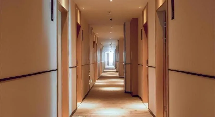 City Comfort Inn Honghu Shopping Park Bao'an Plaza