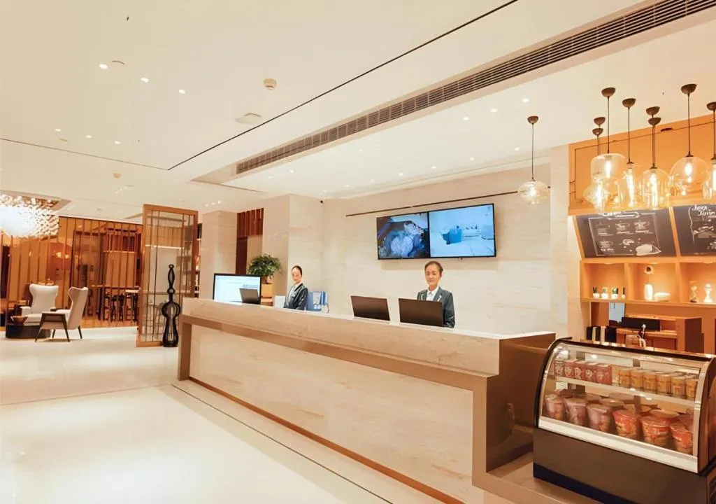 City Comfort Inn Honghu Shopping Park Bao'an Plaza