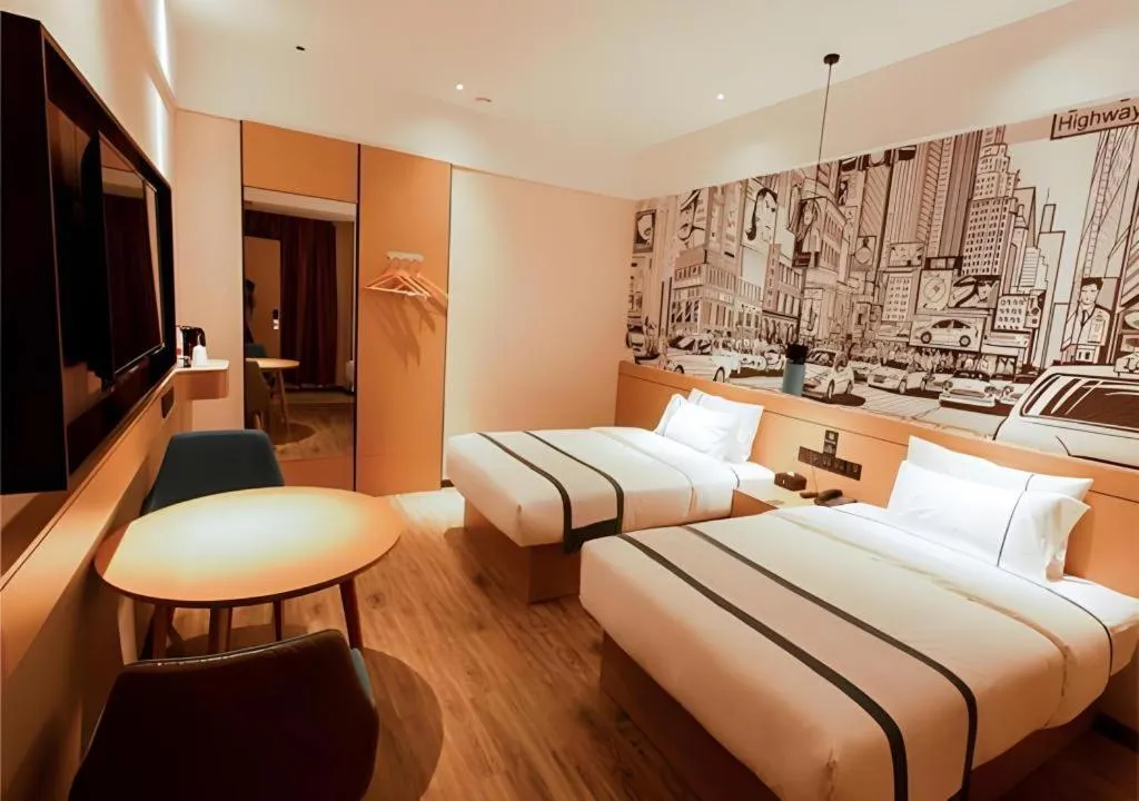 Bed in City Comfort Inn Honghu Shopping Park Bao'an Plaza
