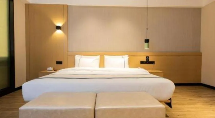 Bed in City Comfort Inn Kunming Xinluojiu Bay Guangju Road