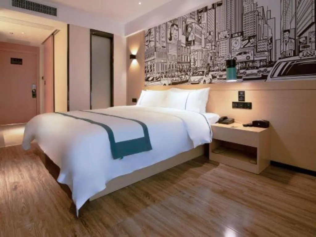 Bed in City Comfort Inn Changsha Outlets Datuo Metro Station