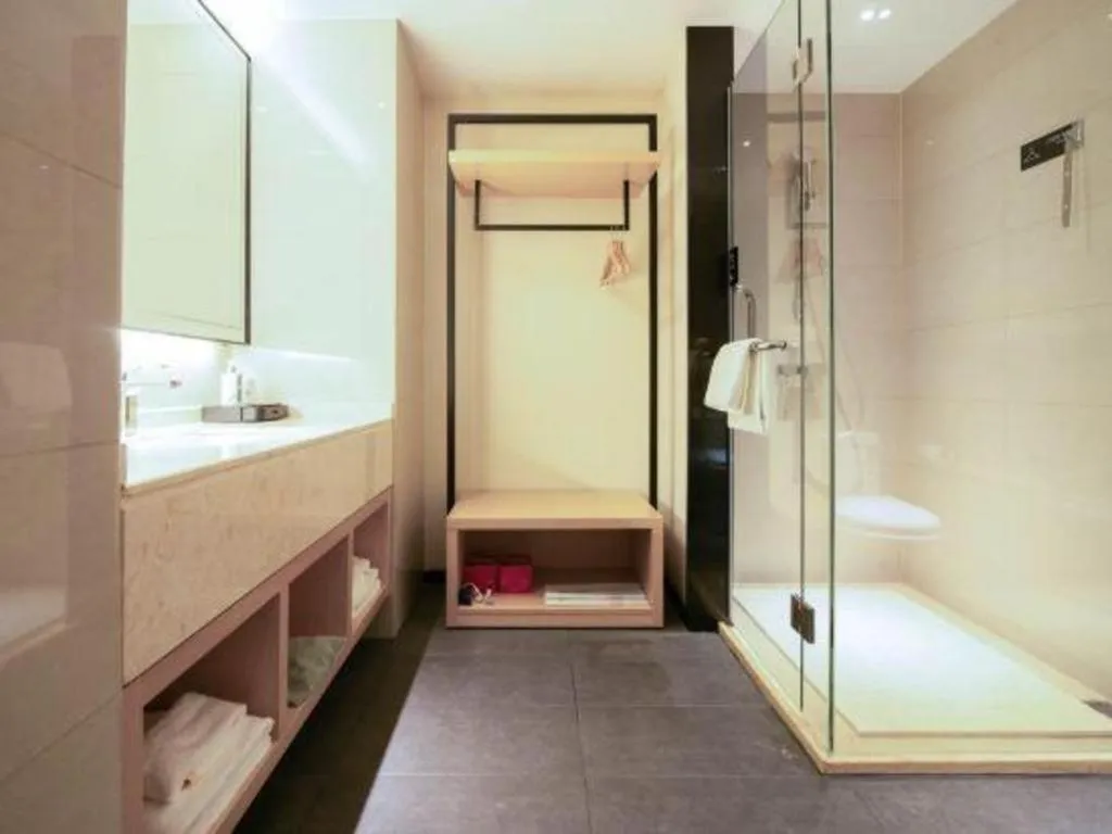 Bed in City Comfort Inn Changsha Outlets Datuo Metro Station