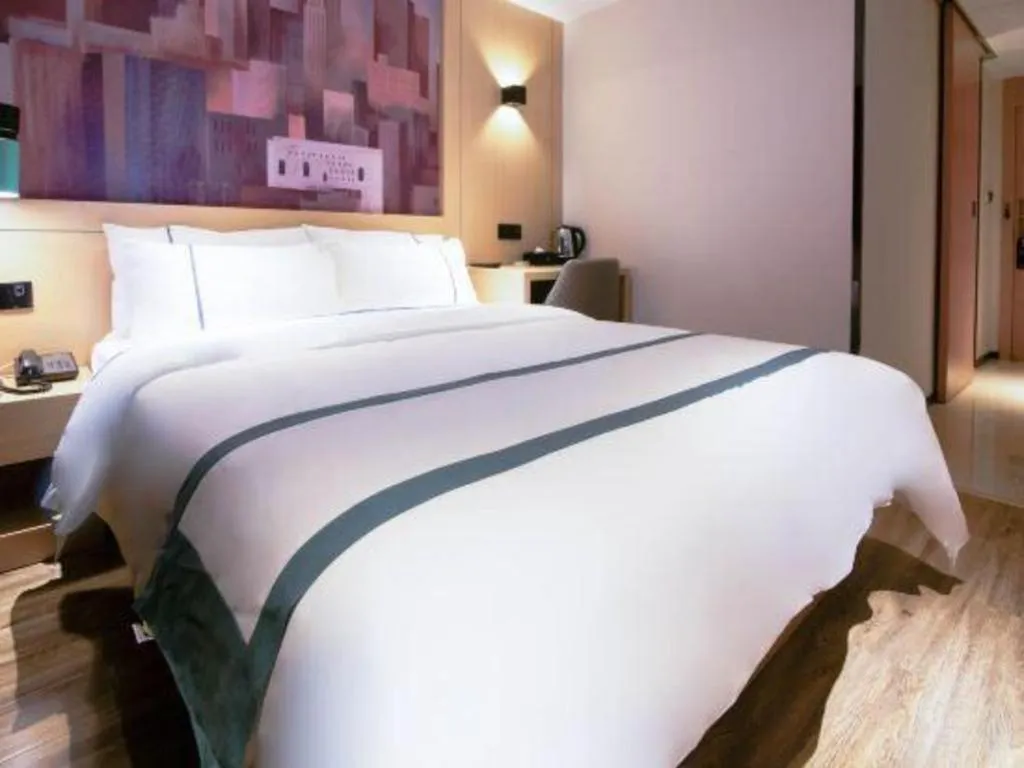 Bed in City Comfort Inn Changsha Outlets Datuo Metro Station