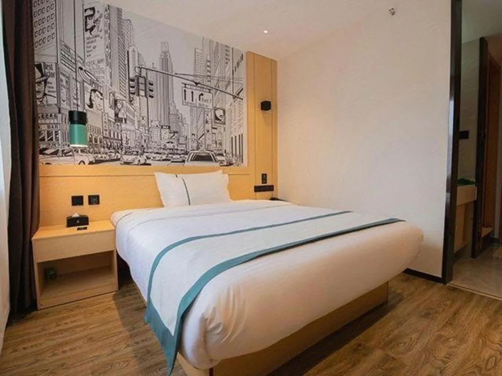 Bed in City Comfort Inn Changsha Outlets Datuo Metro Station