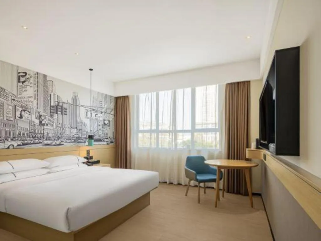 Bed in City Comfort Inn Yulin Yudong