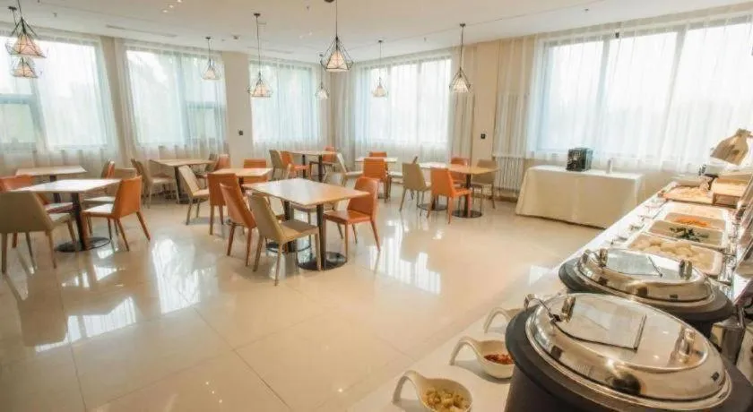 City Comfort Inn Zhangjiakou Municipal Government High-speed Railway Station North Institute