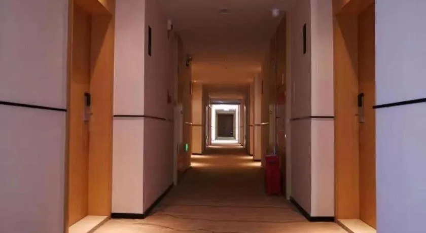 City Comfort Inn Zhangjiakou Municipal Government High-speed Railway Station North Institute