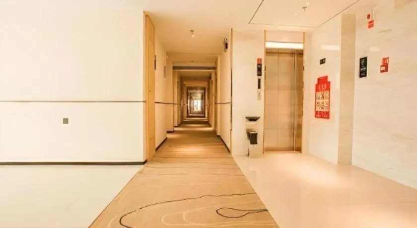 City Comfort Inn Zhangjiakou Municipal Government High-speed Railway Station North Institute