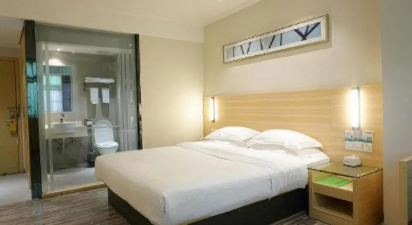 Bed in City Comfort Inn Dongguan Shijie Jiarong Shopping Plaza