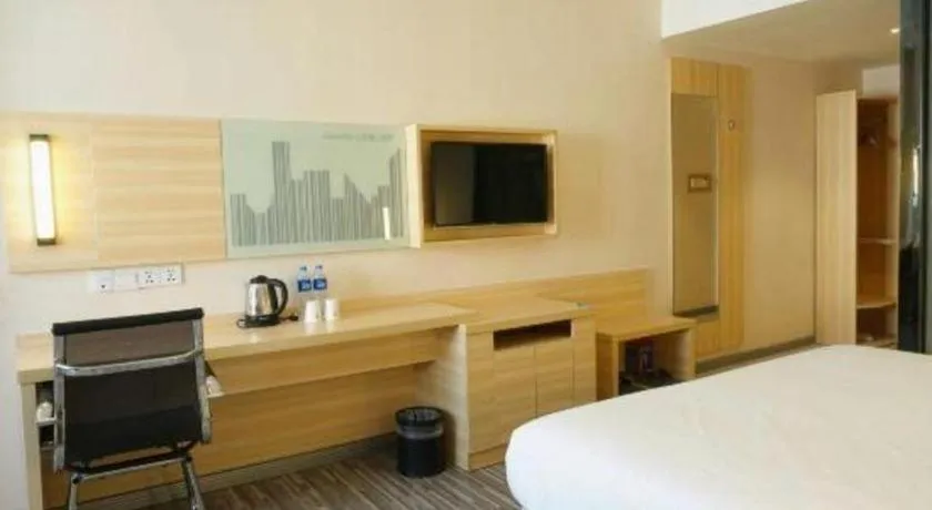 Bed in City Comfort Inn Dongguan Shijie Jiarong Shopping Plaza