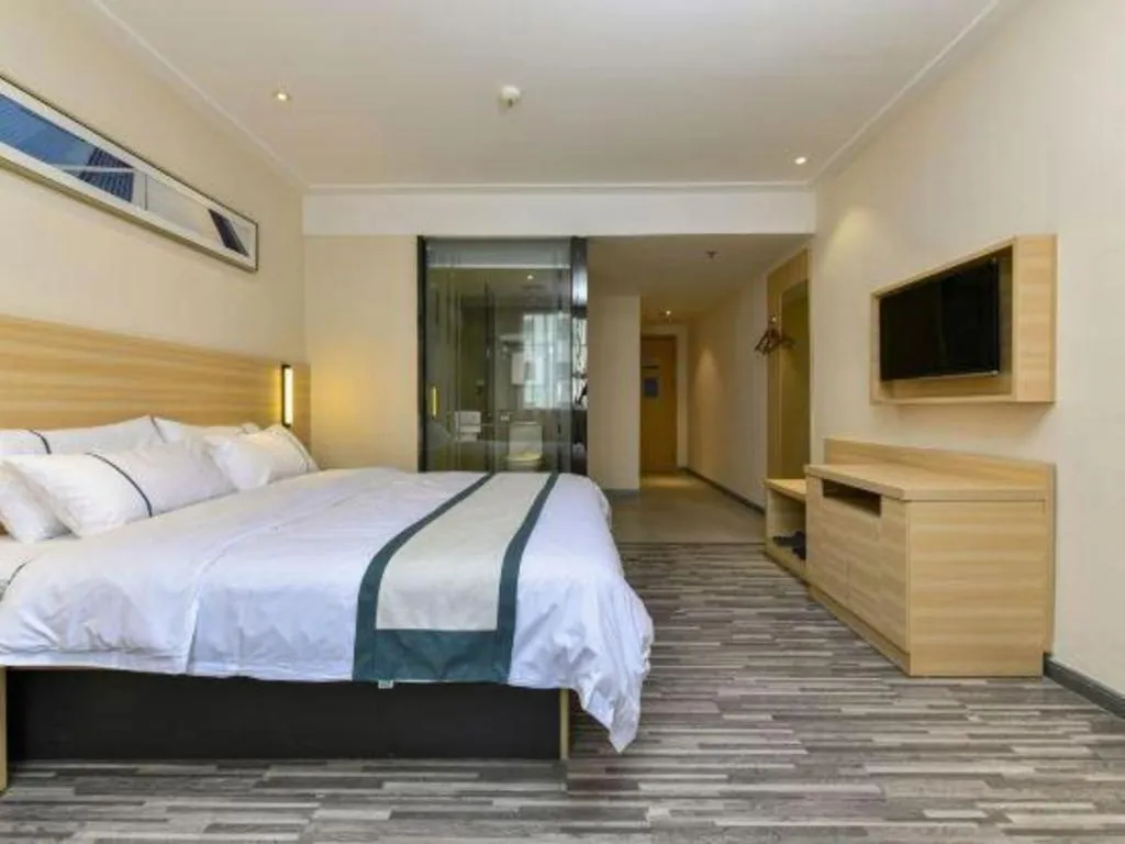 Bed in City Comfort Inn Dongguan Shijie Jiarong Shopping Plaza