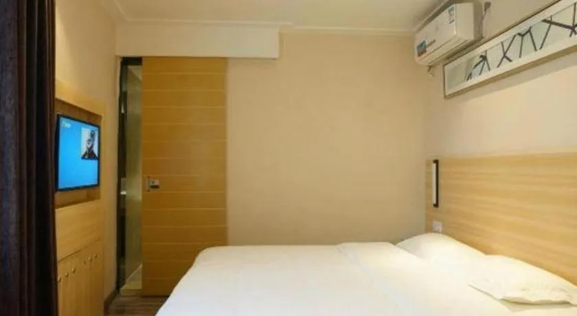Bed in City Comfort Inn Dongguan Shijie Jiarong Shopping Plaza
