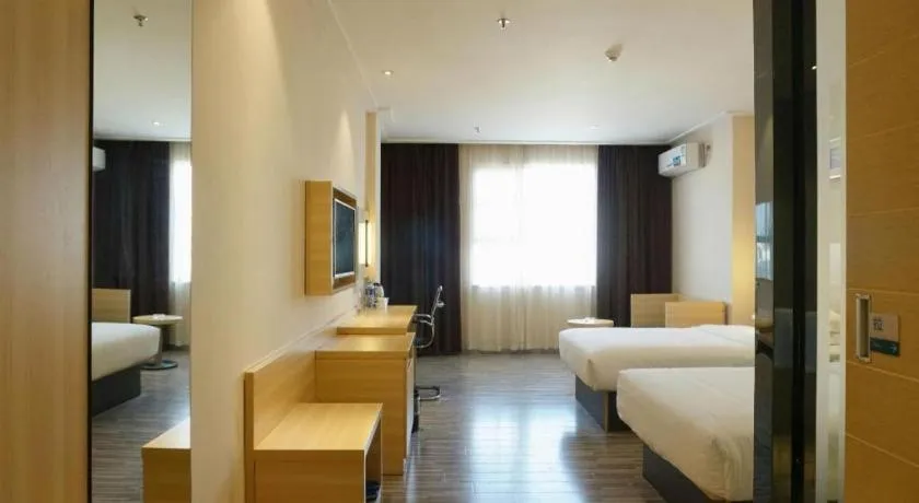 Bed in City Comfort Inn Dongguan Shijie Jiarong Shopping Plaza