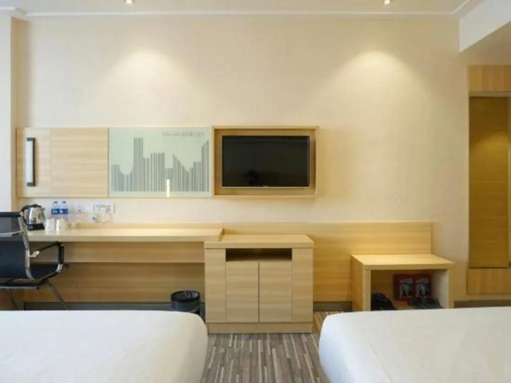 Bed in City Comfort Inn Dongguan Shijie Jiarong Shopping Plaza