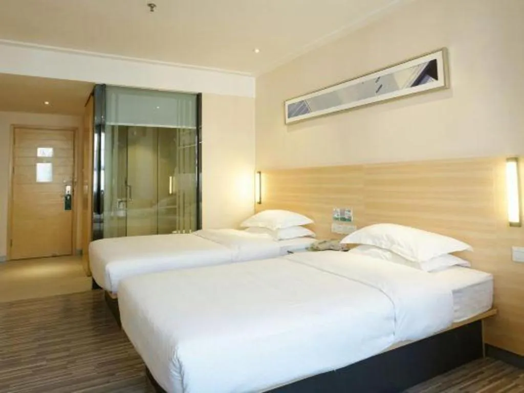 Bed in City Comfort Inn Dongguan Shijie Jiarong Shopping Plaza