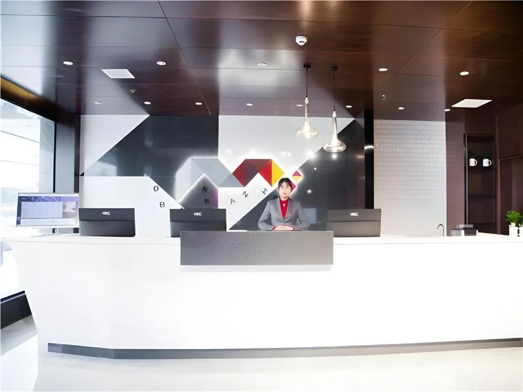 Borrman Hotel Huanggang Wuxue Yuhu Road