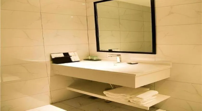 Borrman Hotel Huanggang Wuxue Yuhu Road