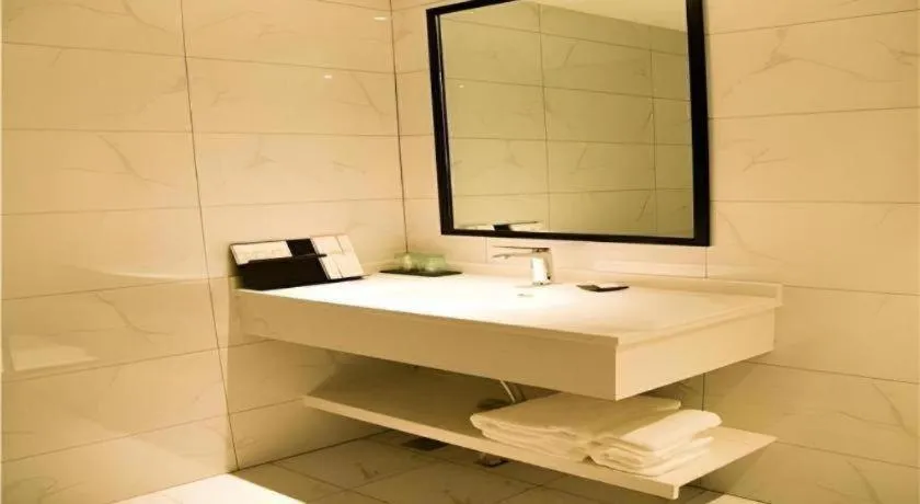 Borrman Hotel Huanggang Wuxue Yuhu Road