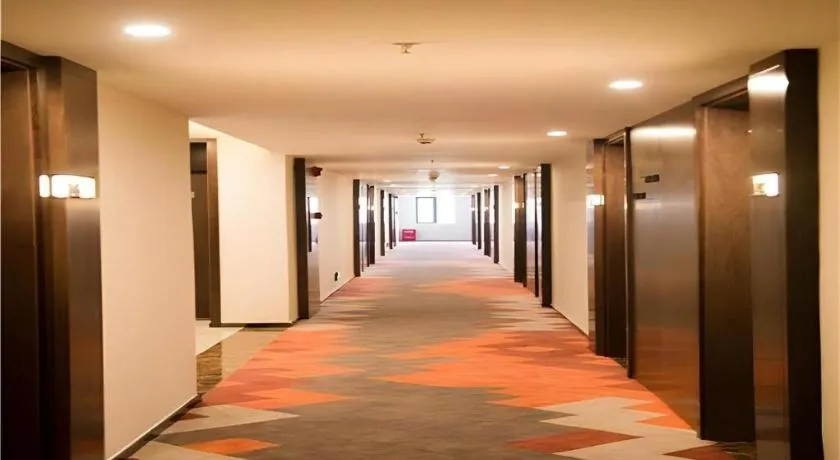 Borrman Hotel Huanggang Wuxue Yuhu Road