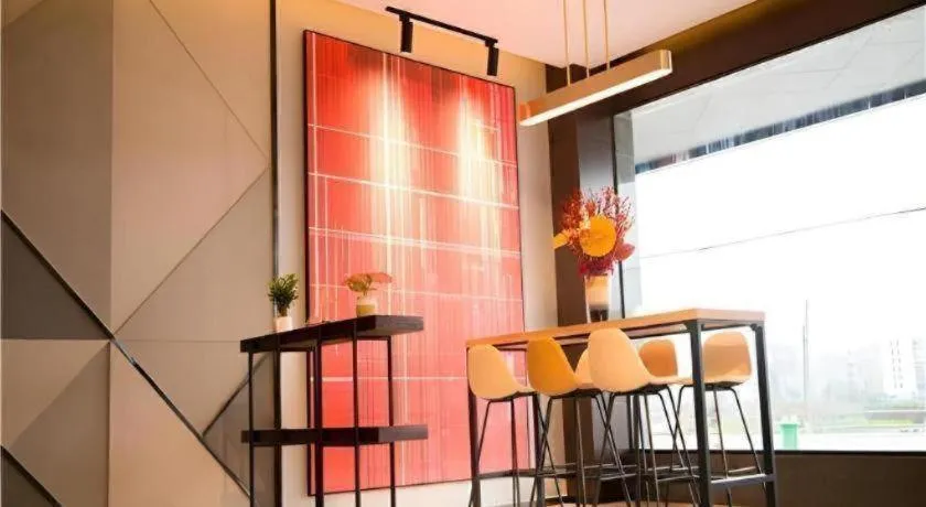 Borrman Hotel Huanggang Wuxue Yuhu Road