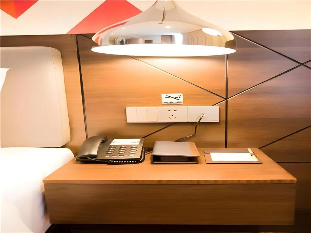 Borrman Hotel Huanggang Wuxue Yuhu Road