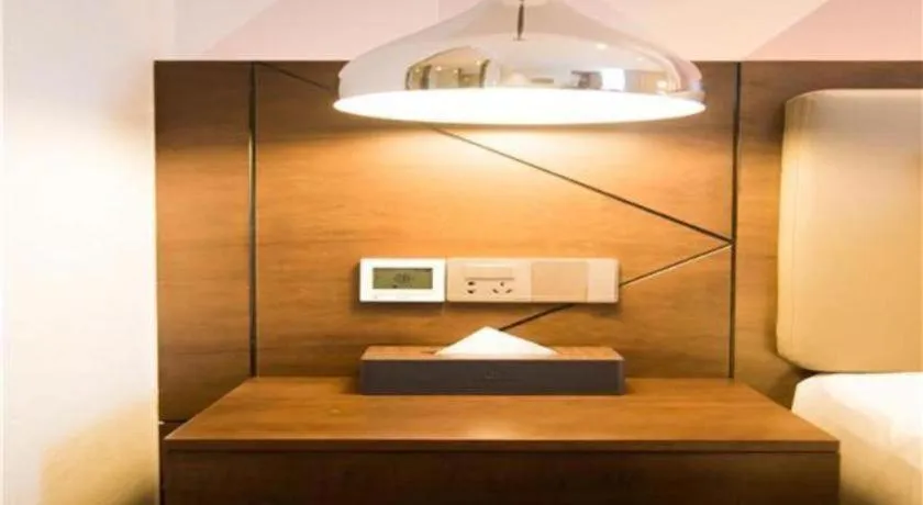 Borrman Hotel Huanggang Wuxue Yuhu Road