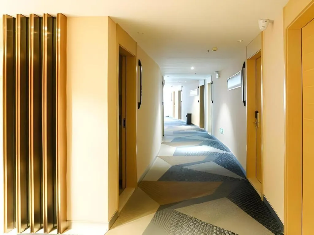 Bed in City Comfort Inn Dongguan Shilong Huixing Commercial Center