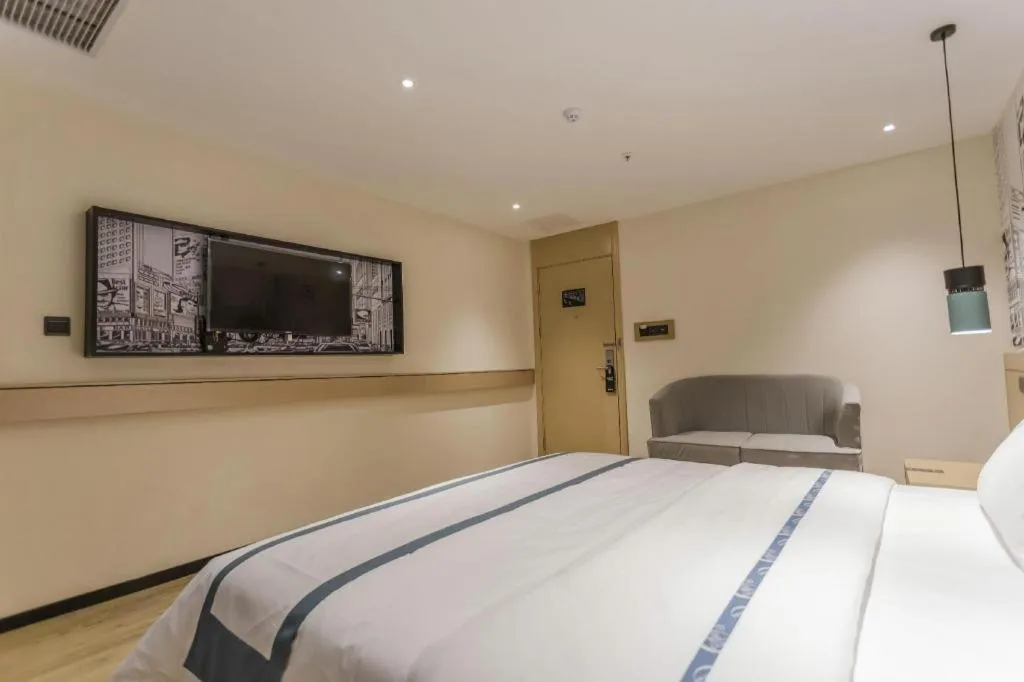 Bed in City Comfort Inn Foshan Shishan Square