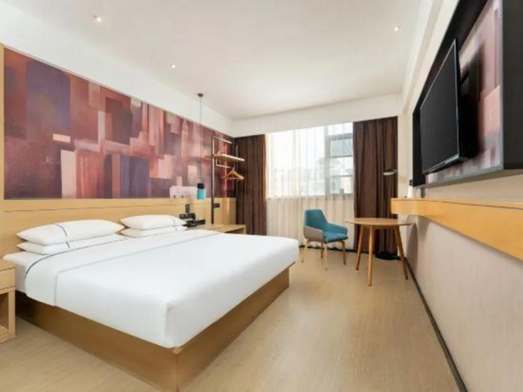 Bed in City Comfort Inn Shiyan Wudang Mountain