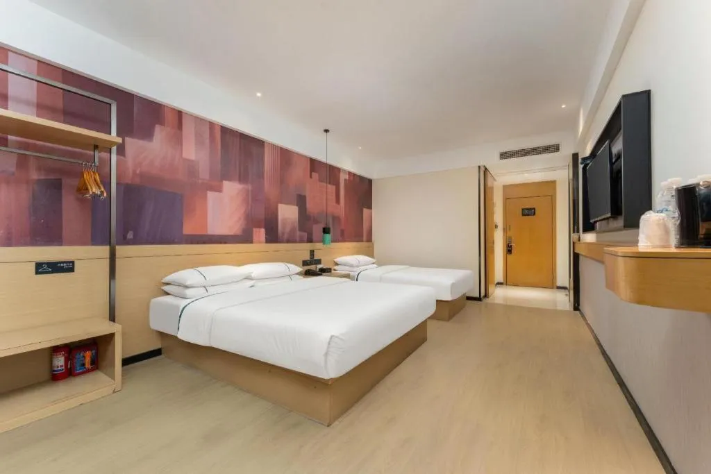 Bed in City Comfort Inn Shiyan Wudang Mountain