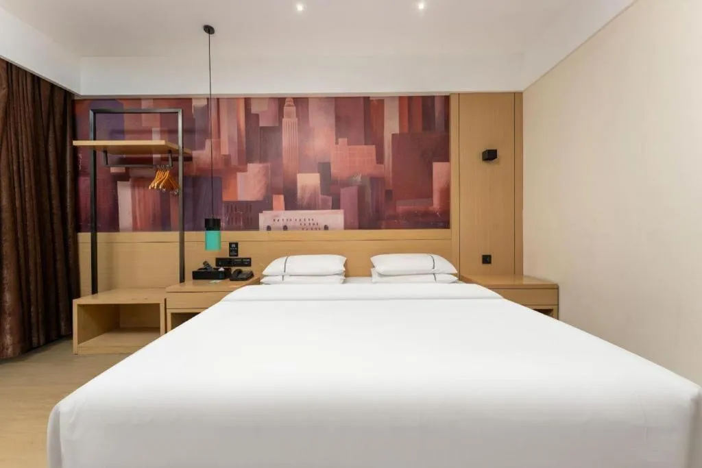 Bed in City Comfort Inn Shiyan Wudang Mountain