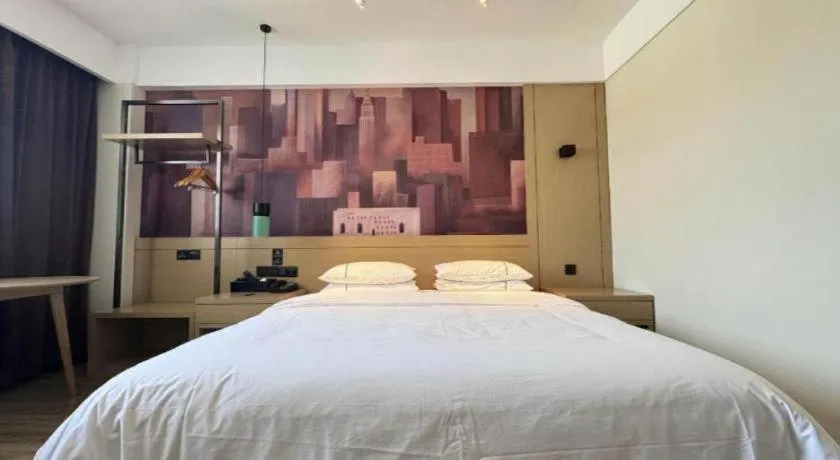 Bed in City Comfort Inn Shiyan Wudang Mountain