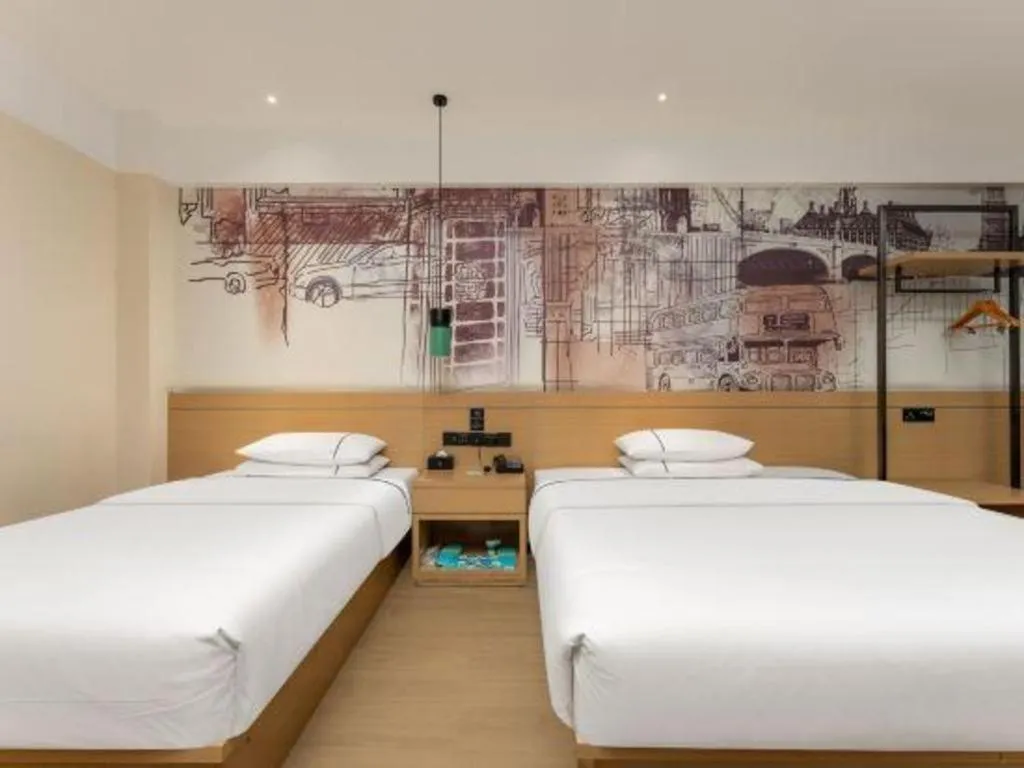 Bed in City Comfort Inn Shiyan Wudang Mountain