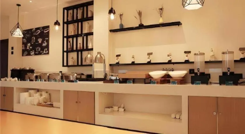 City Comfort Inn Wuzhou High-speed Railway Station Canghai Lake Park