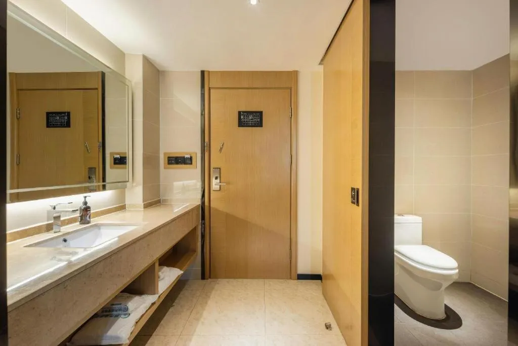 City Comfort Inn Wuzhou High-speed Railway Station Canghai Lake Park