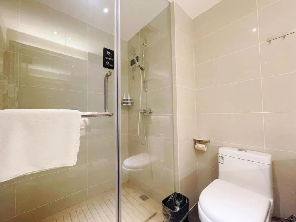 City Comfort Inn Wuzhou High-speed Railway Station Canghai Lake Park