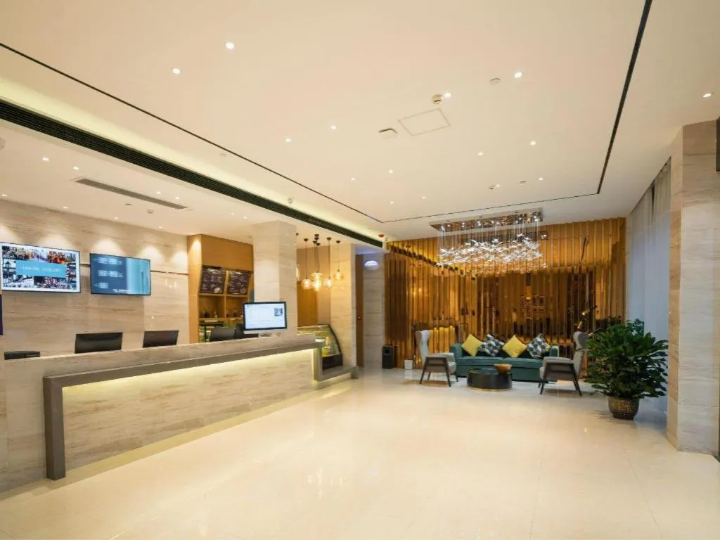 City Comfort Inn Wuzhou High-speed Railway Station Canghai Lake Park