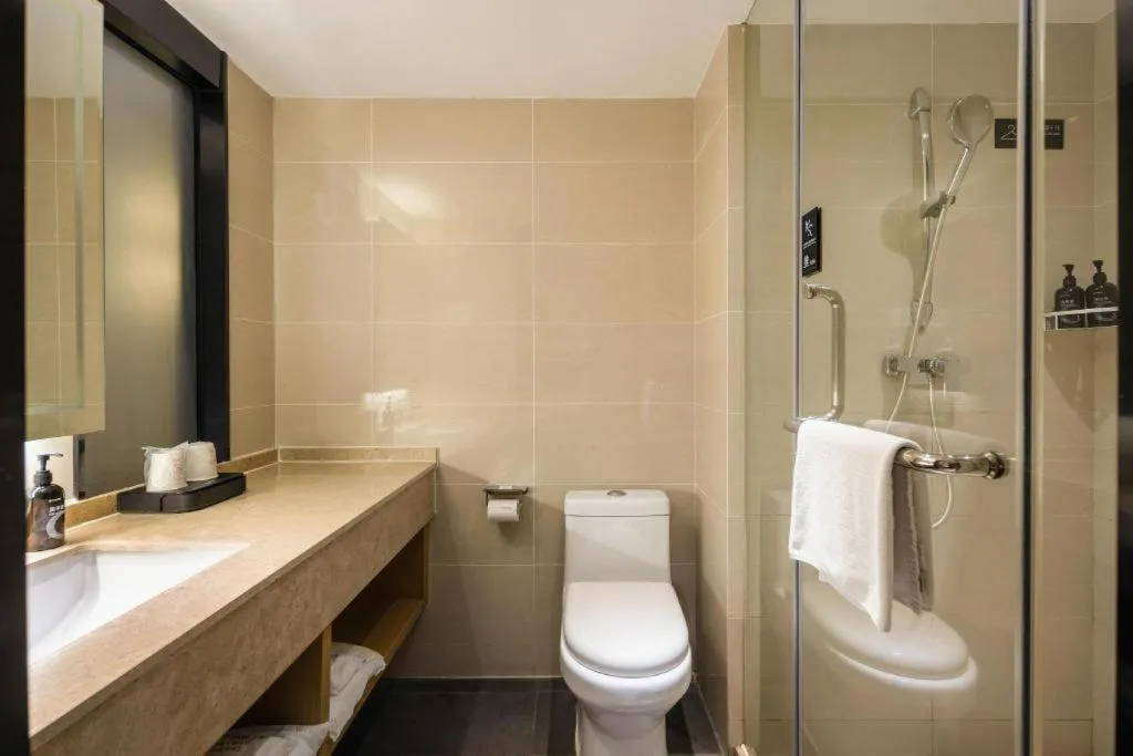 City Comfort Inn Wuzhou High-speed Railway Station Canghai Lake Park