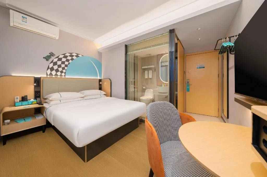 Bed in City Comfort Inn Liuzhou Luzhai Walking Street