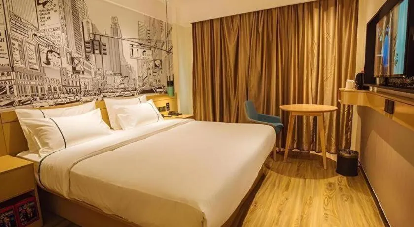 Bed in City Comfort Inn Yangjiang High-tech Zone Pinggang