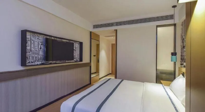 Bed in City Comfort Inn Yangjiang High-tech Zone Pinggang