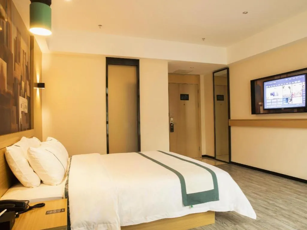 Bed in City Comfort Inn Yangjiang High-tech Zone Pinggang