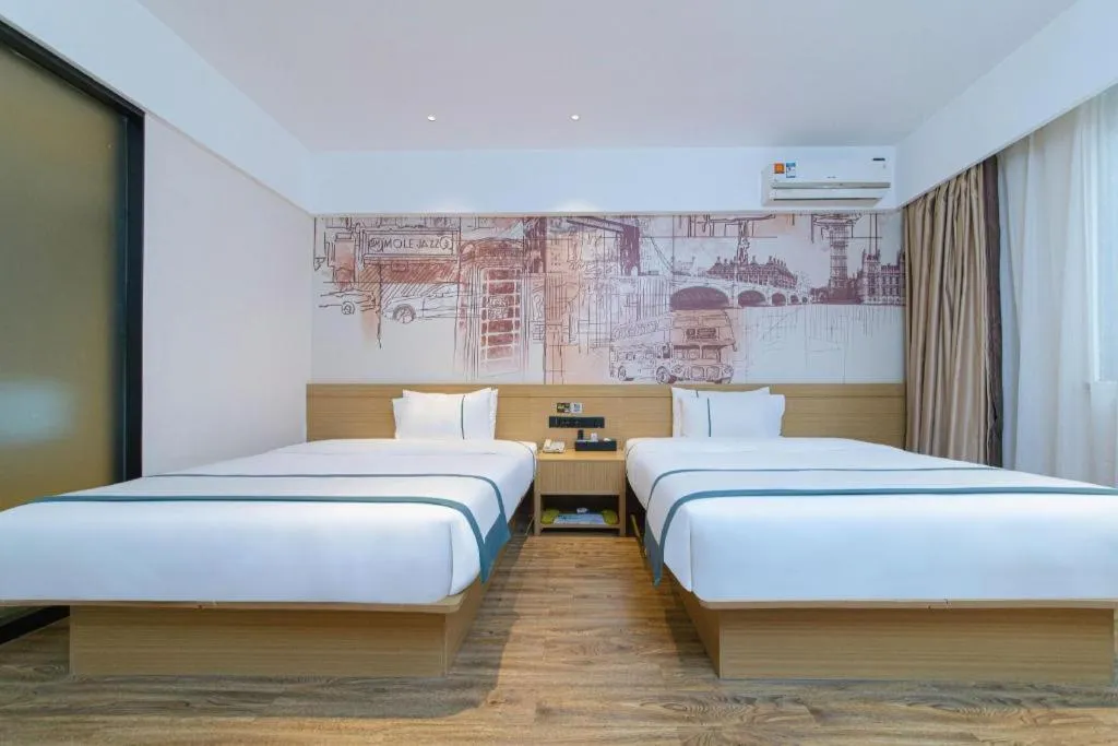 Bed in City Comfort Inn Chengdu Transportation Technical College Traditional Chinese Medicine