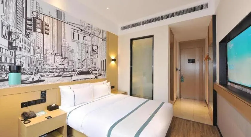 Bed in City Comfort Inn Chengdu Transportation Technical College Traditional Chinese Medicine