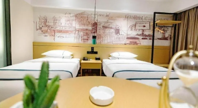 Bed in City Comfort Inn Dali High-speed Railway Station Erhai Park