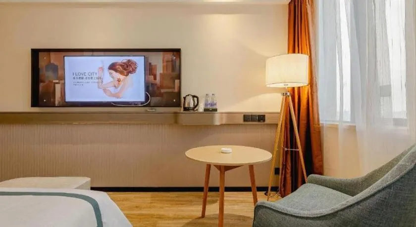 City Comfort Inn Chengdu Wenjiang Zhujiang Square Guanghua Park Metro Station