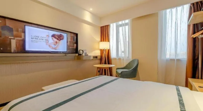 Bed in City Comfort Inn Chengdu Wenjiang Zhujiang Square Guanghua Park Metro Station