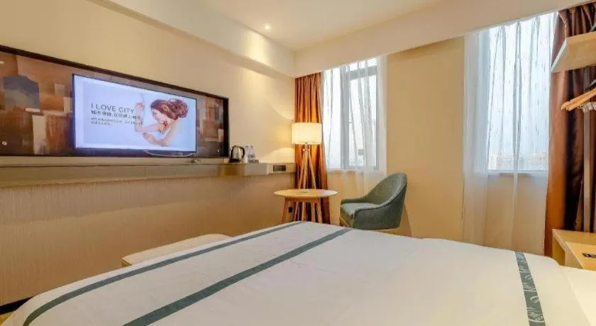 Bed in City Comfort Inn Chengdu Wenjiang Zhujiang Square Guanghua Park Metro Station